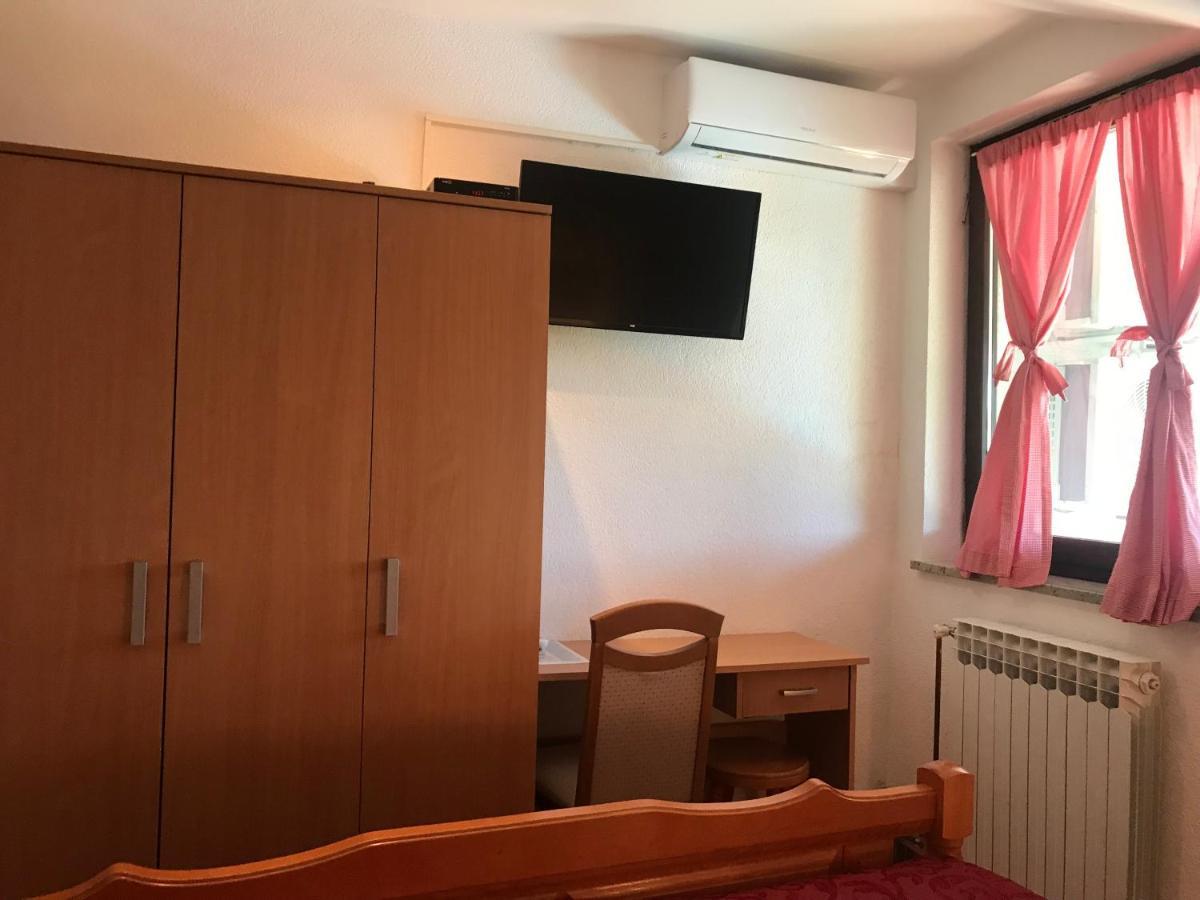 Vila Lisina Seliste Dreznicko Esterno foto